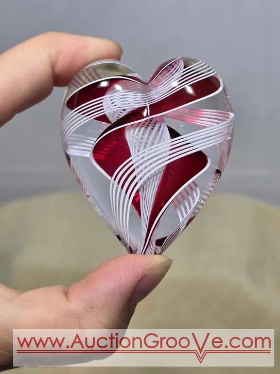Heart Shaped Art Glass 2" Paperweight. LR