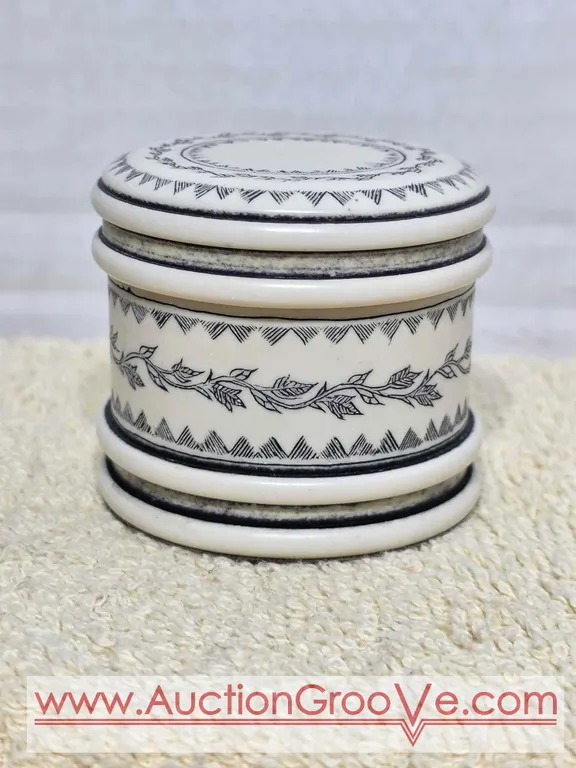 Comoy's Trinket Dish Made in England. LR