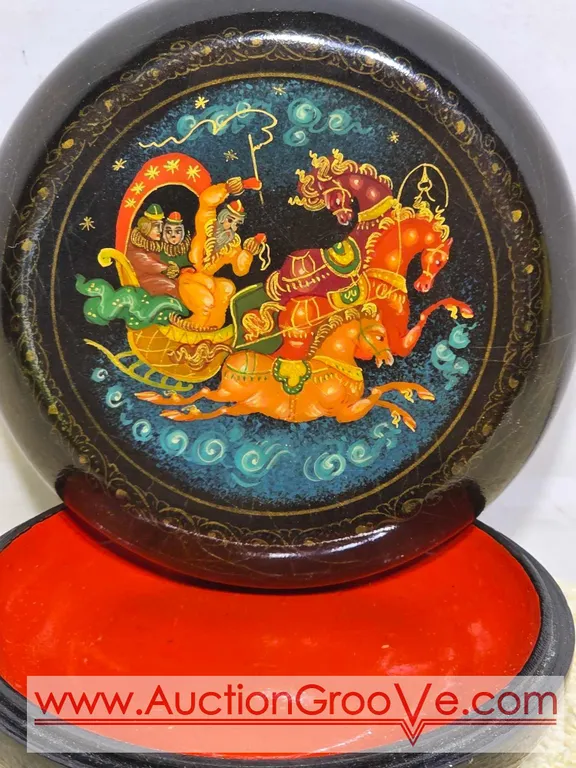 Lacquer Trinket Dish from the Mstera miniature painting art center, featuring a traditional "Troika" scene signed by artist Suslova. 3 x 1. LR