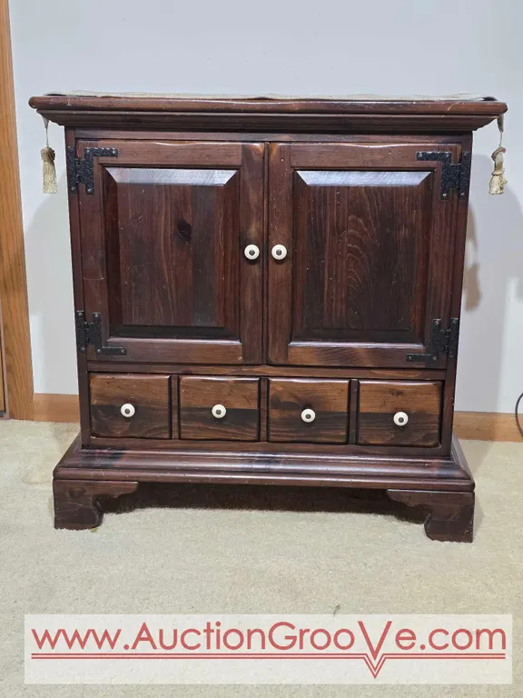 Ethan Allen 2 Door 1 Drawer Cabinet. 30 x 13 x 30. LR