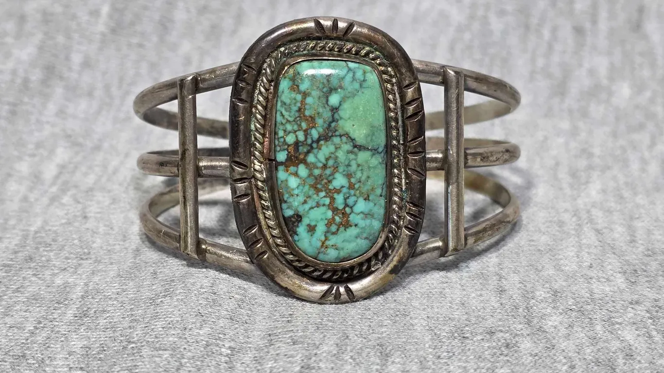 Native American Bracelet. Unmarked. 36.3g. JB