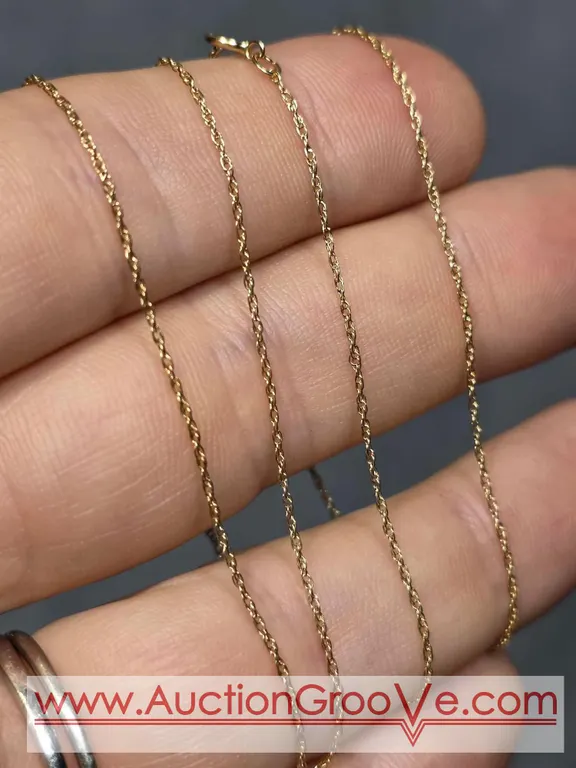 14K Gold 18" Chain. .6g. JB