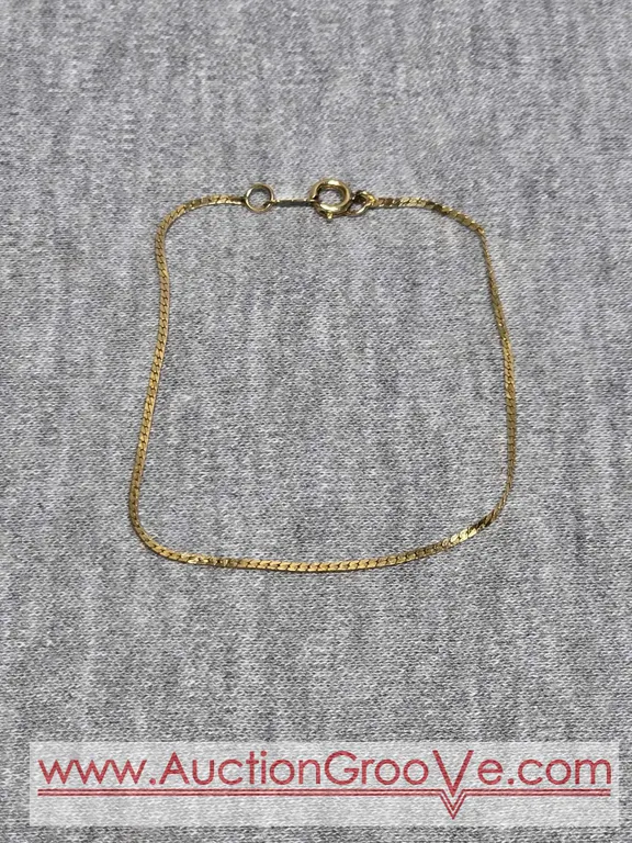 14K Gold 7" Bracelet. .8g. JB