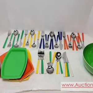 ANACAPA Vintage Mid Century Modern Tableware. Six - 5 piece place settings & Four - 4 piece place settings Plus Five pieces of MATCH MATES includi