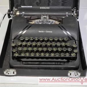 1946 Smith - Corona Sterling Typewriter with case. Serial # 4A203698. LR