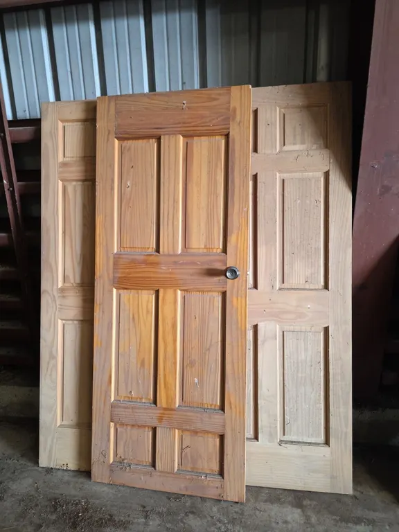 3 Solid wood unfinished doors