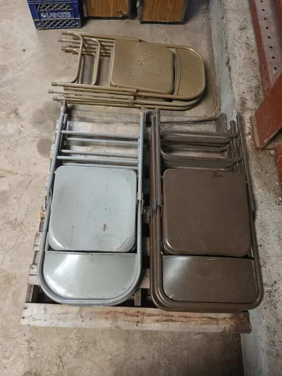 Qty 8 folding chairs