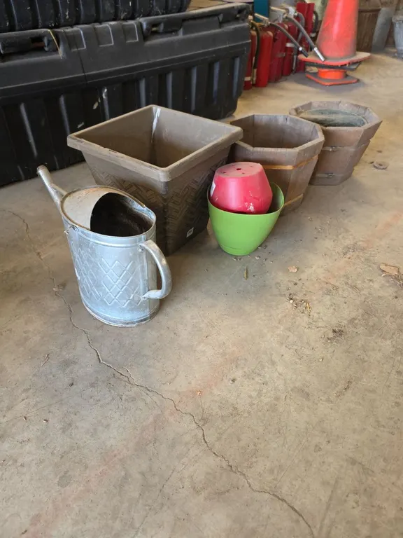 Flower pots