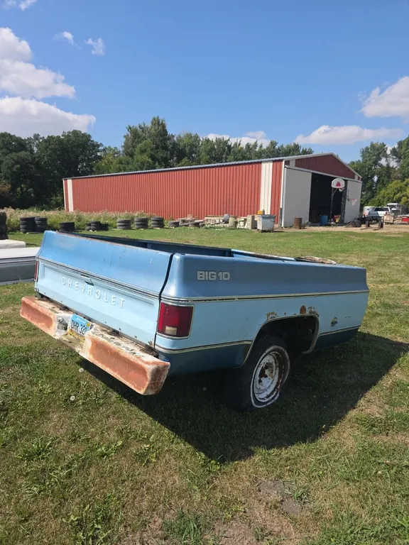 Big 10 pickup bed trailer Needs tires