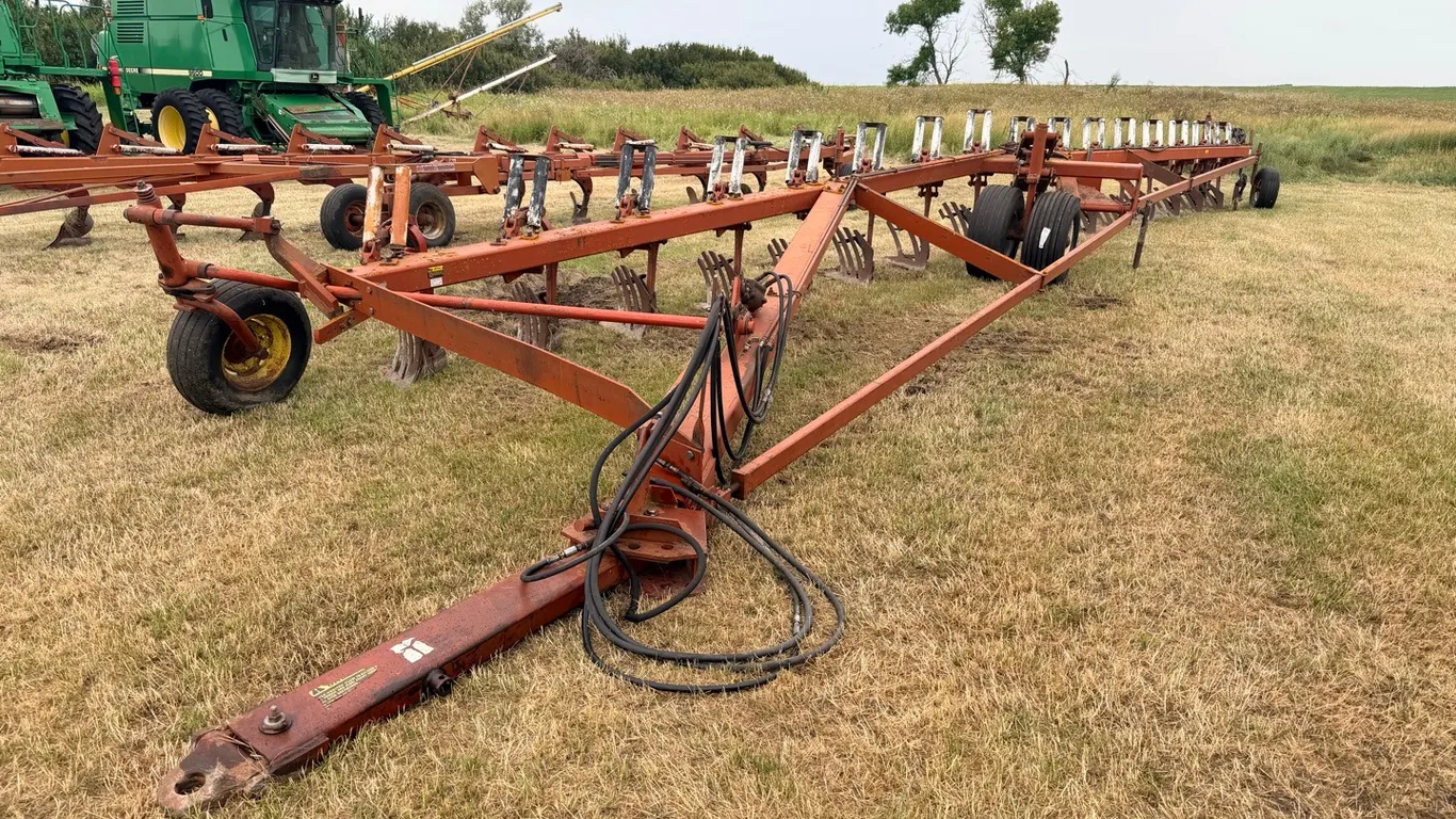 Wil-Rich 2900 16btm plow