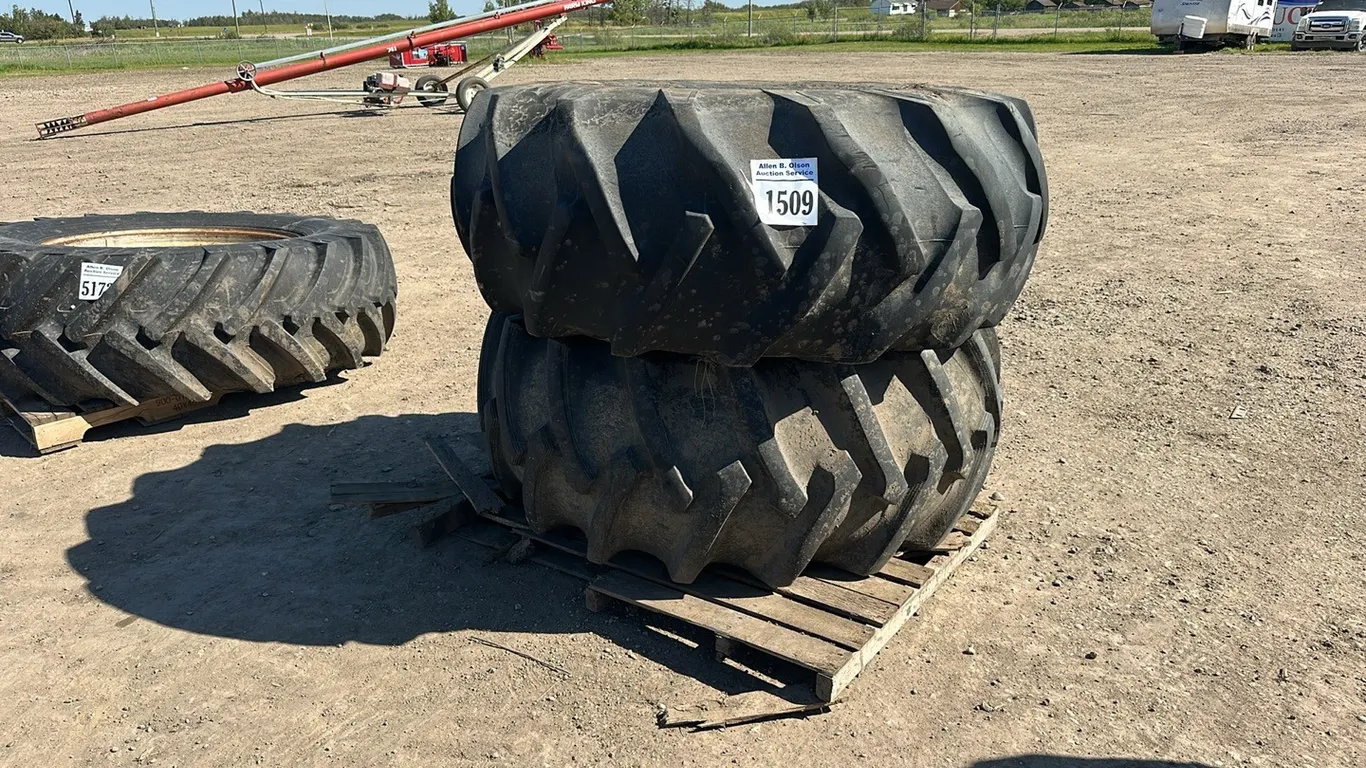 2 - GOOD YEAR 23.1-25 W RIM