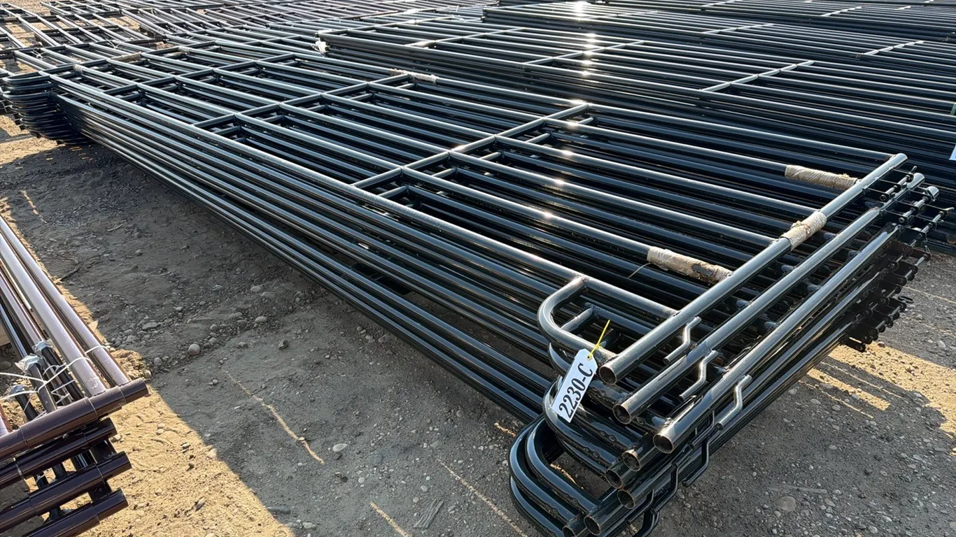 12 - NEW/UNUSED 18' 6 RAIL LIVESTOCK PANELS - SOLD PER PANEL