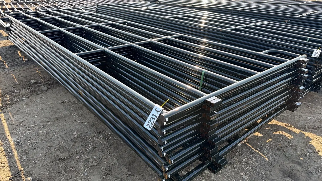 12 - NEW/UNUSED 18' 6 RAIL LIVESTOCK PANELS - SOLD PER PANEL