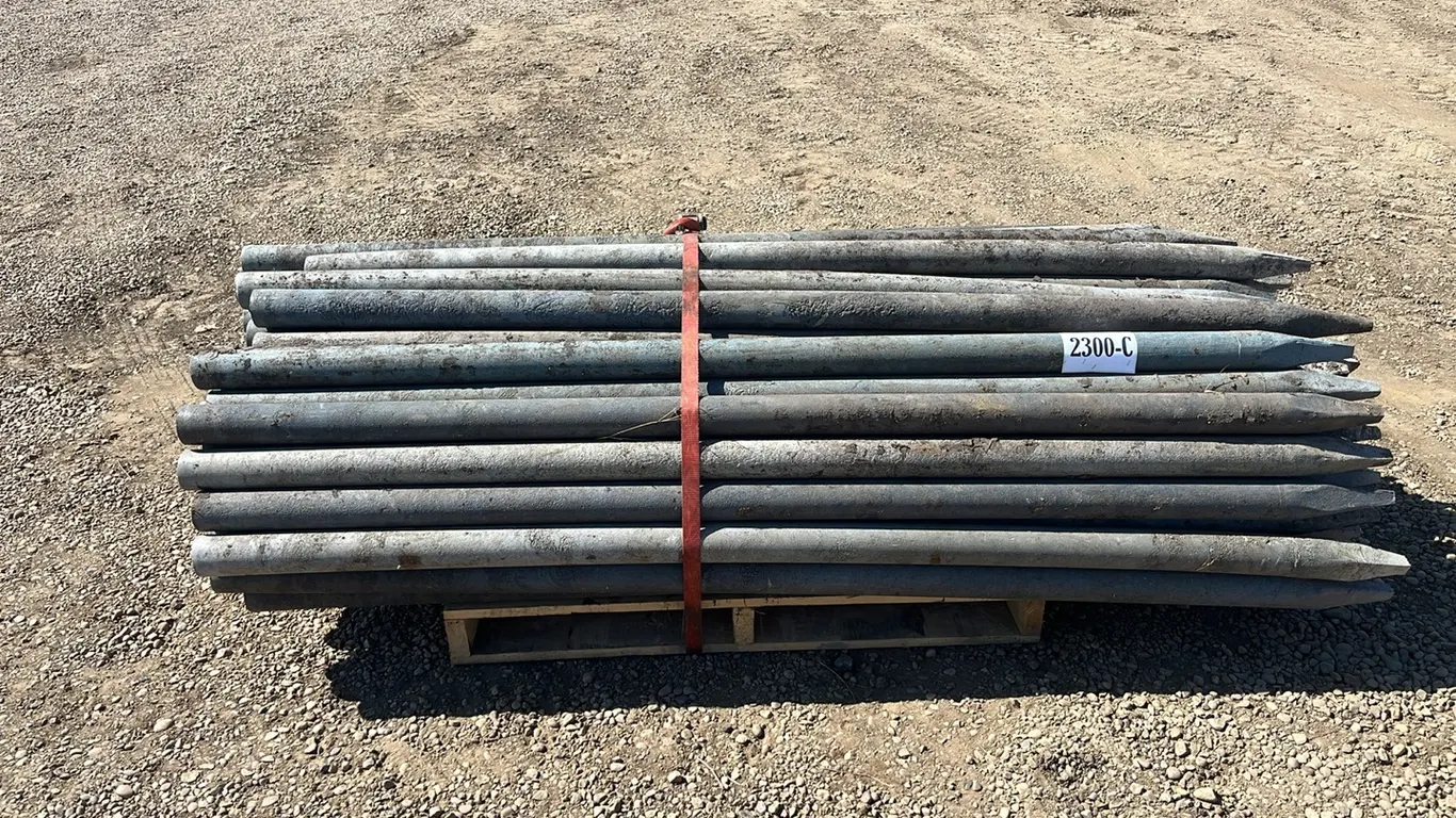 100 PLASTIC 3" x 7' FENCE POSTS