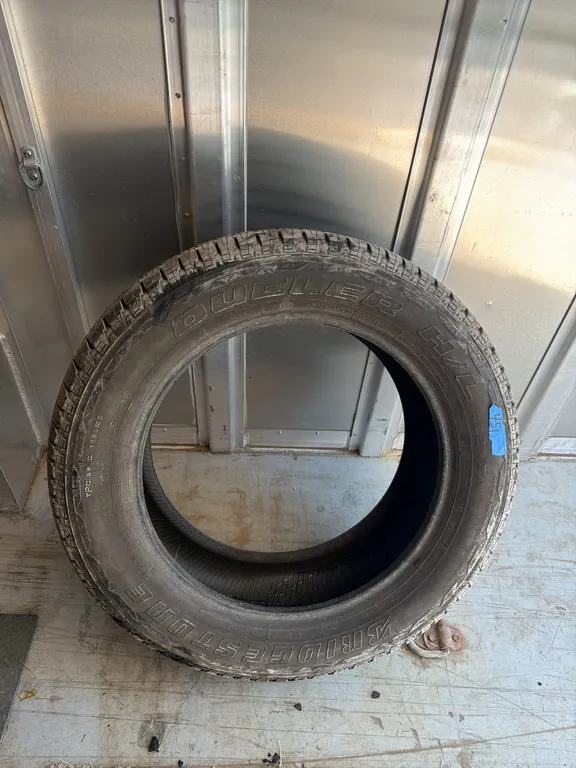 Bridgestone 275/55R20 tire, nice shape