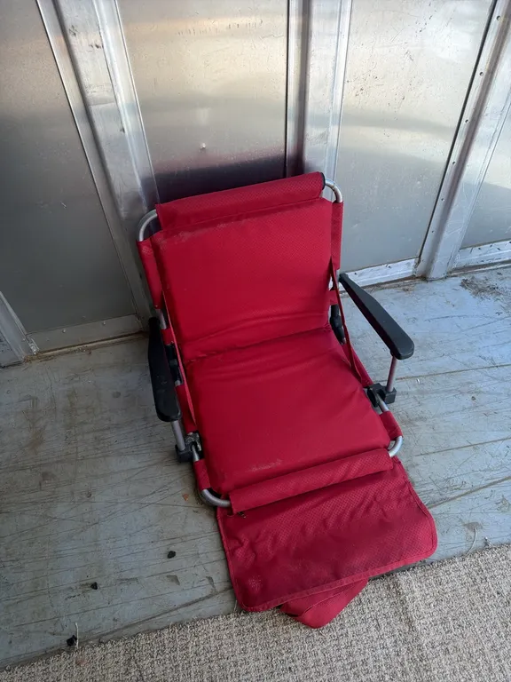 Stadium chair