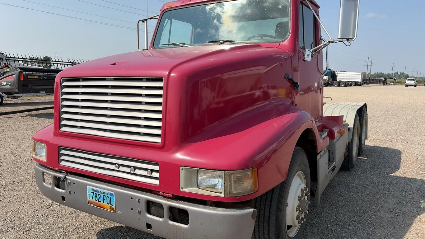 ID 1100 International 8300 Truck