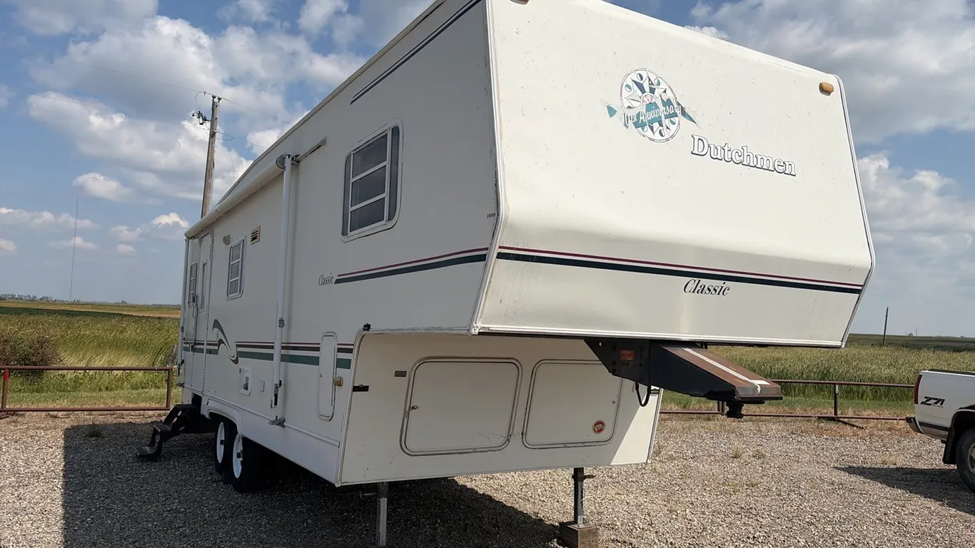 ID 0989 1999 Dutchman 5th Wheel Camper