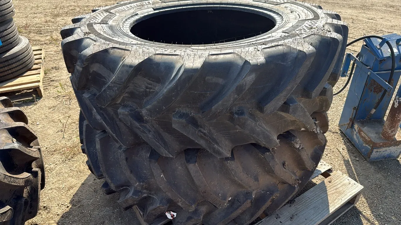 ID 1078 New 380/85R28 (2) Tires