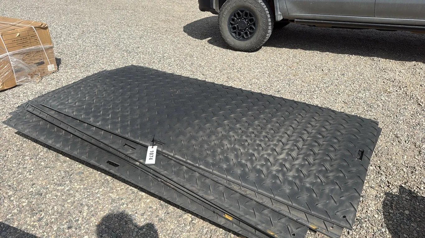 ID 1074 4x8 1/2in thick Mats (15)