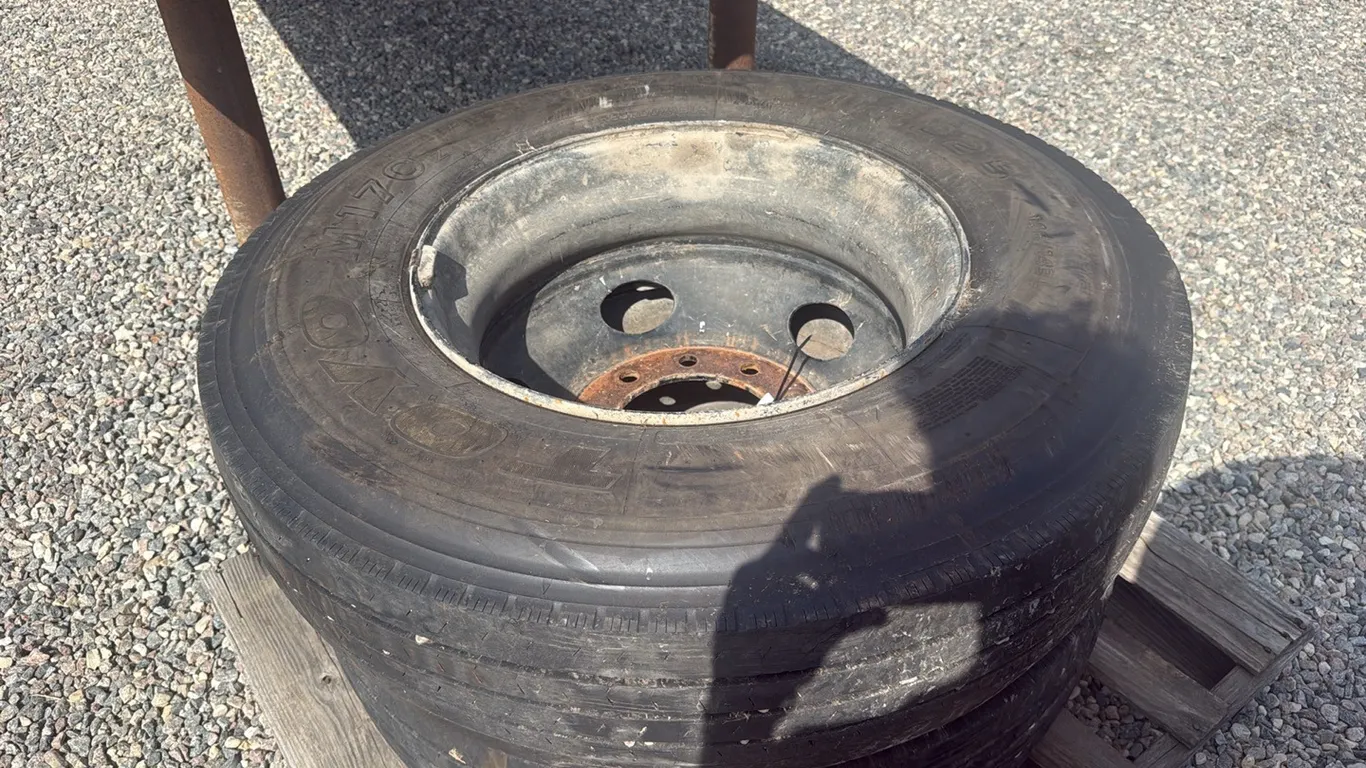 ID 1059 11x22.5 Steer Tires/Rims (2)