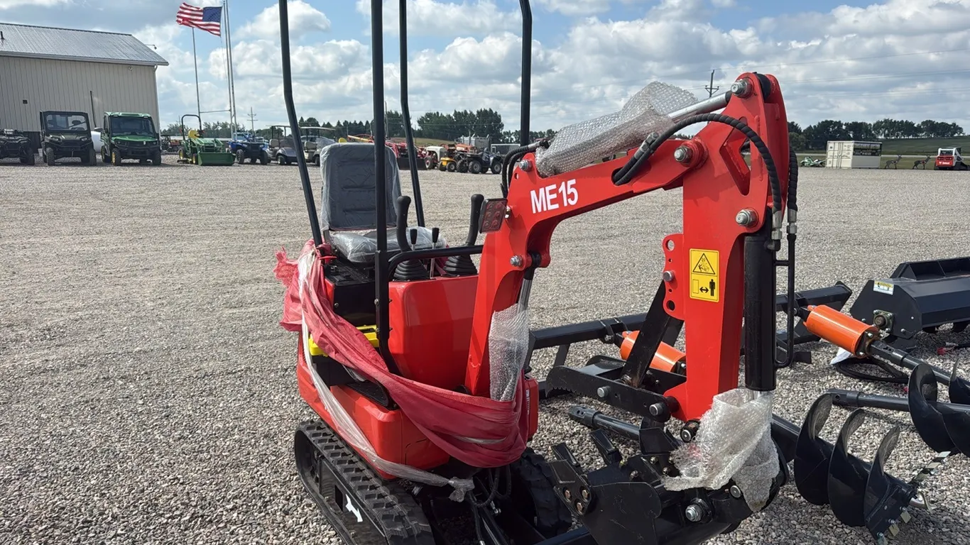 ID 1067 ME 15 Mini Excavator