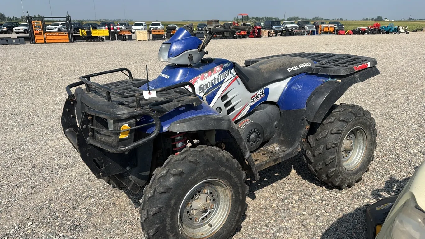 ID 0995 2004 Polaris Sportsman 700 4 Wheeler