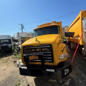 2014 Mack  Garbage Truck