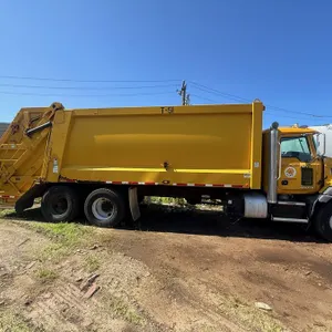 2014 Mack  Garbage Truck