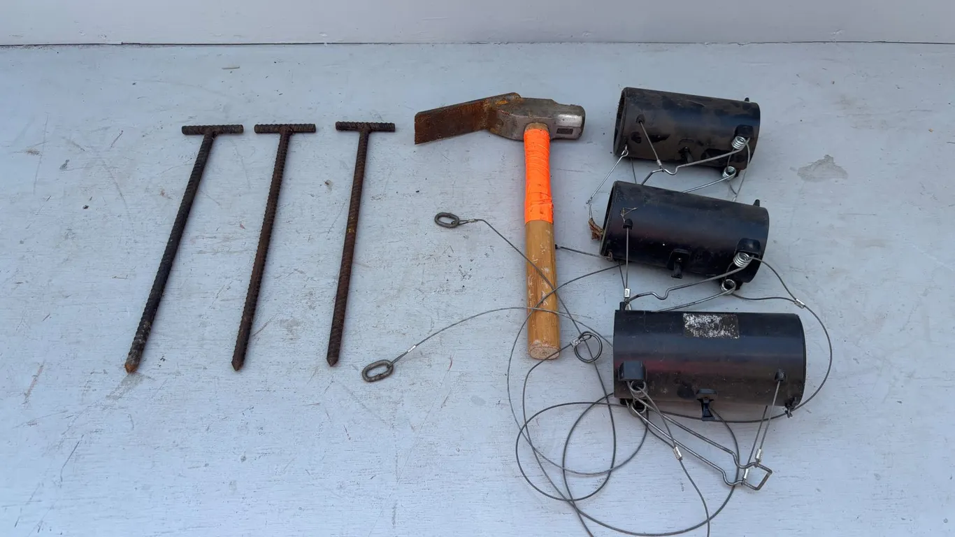 (3) Mole Traps