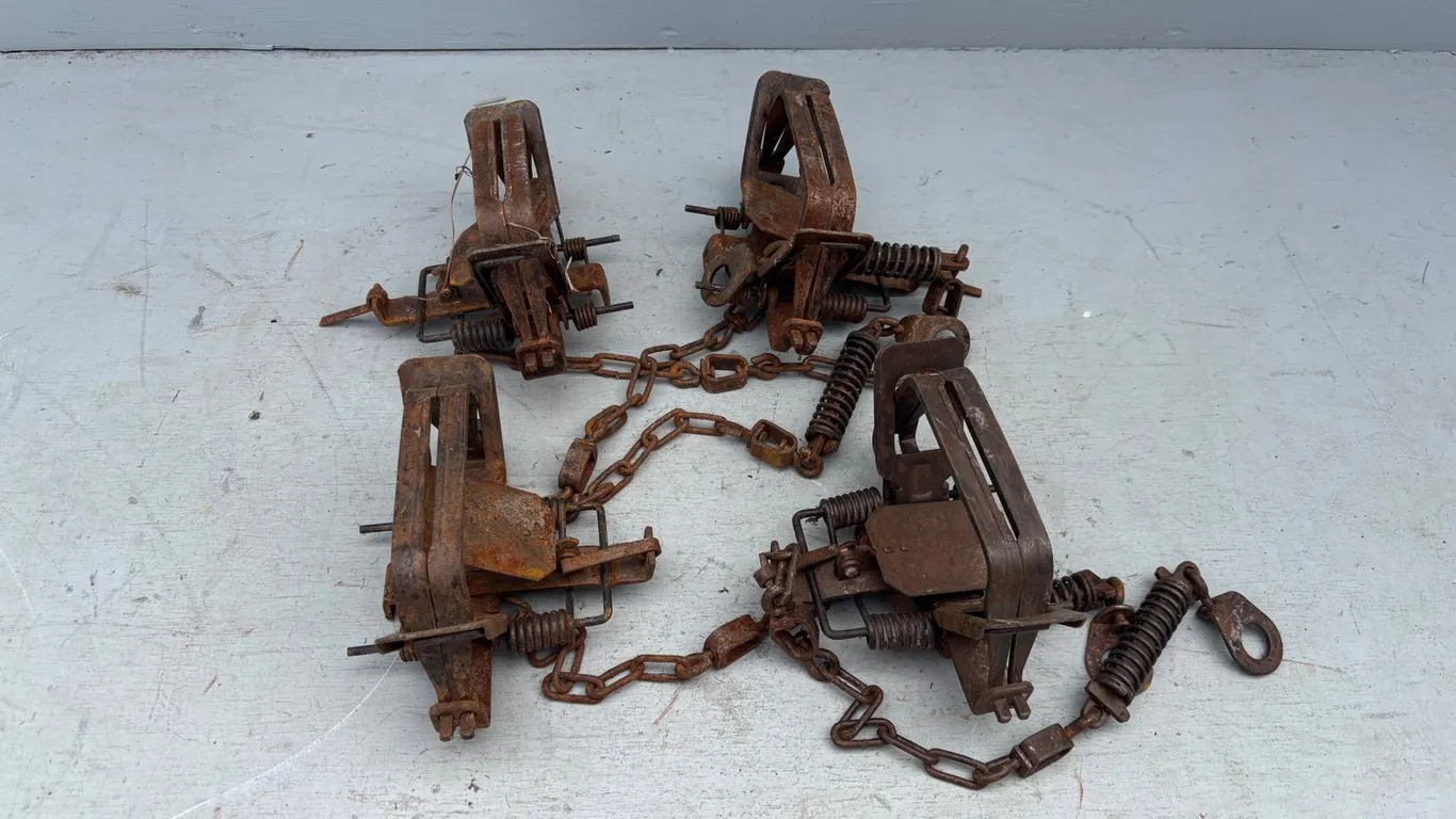 Foothold Traps