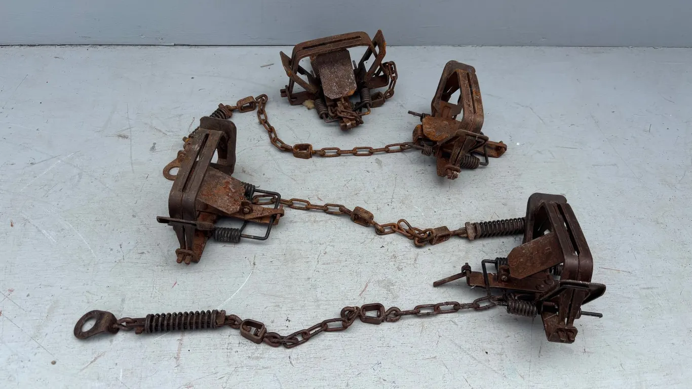Foothold Traps
