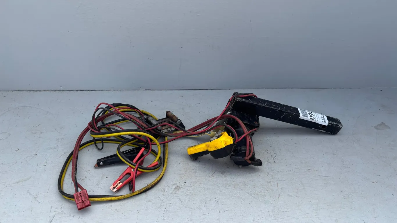 Hitch Mounted LT2000 Winch