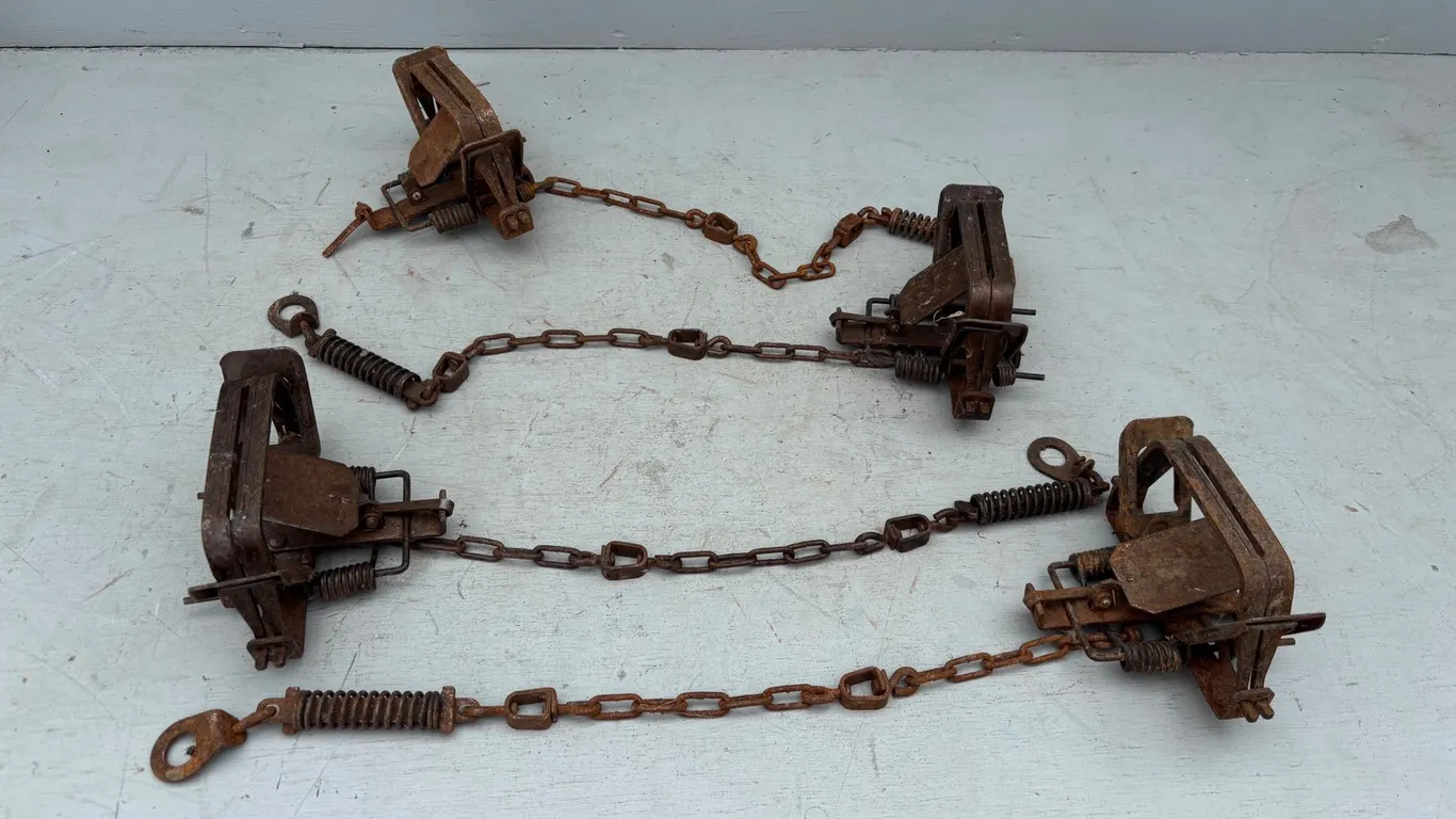 Foothold Traps
