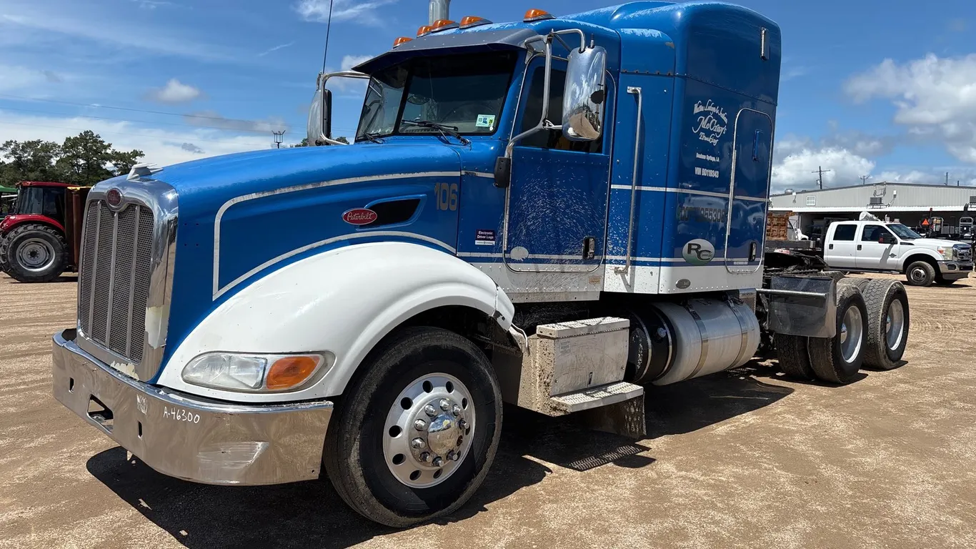 2010 PETERBILT 386