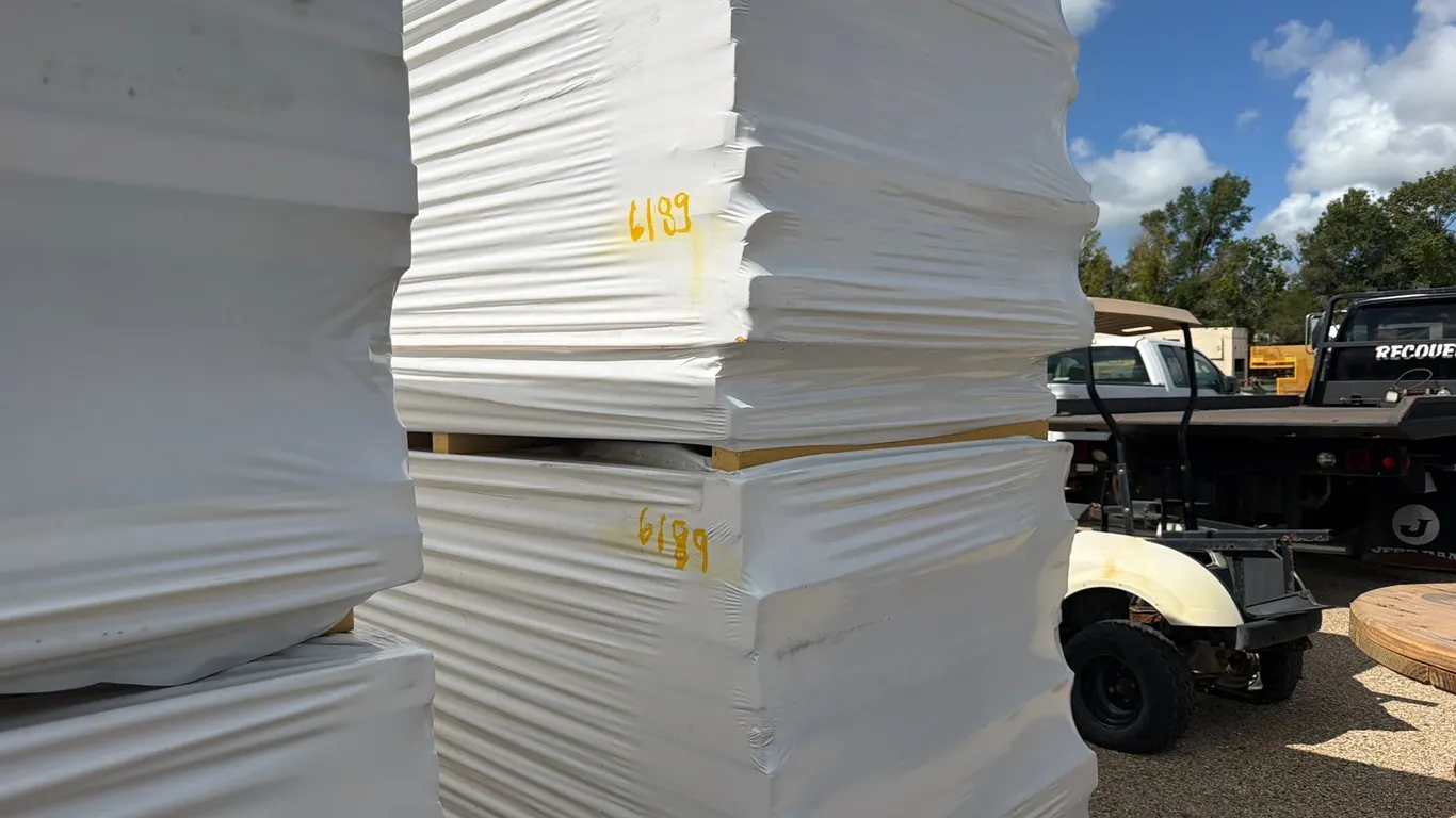 2 PALLETS OF MISC 4FT X 8FT X 2-3IN INSULATION PANELS