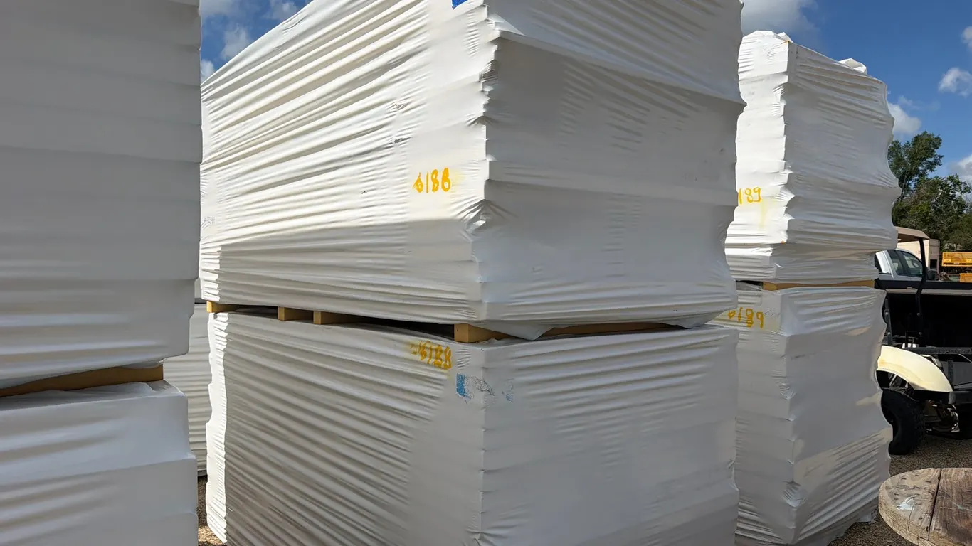 2 PALLETS OF MISC 4FT X 8FT X 2-3IN INSULATION PANELS