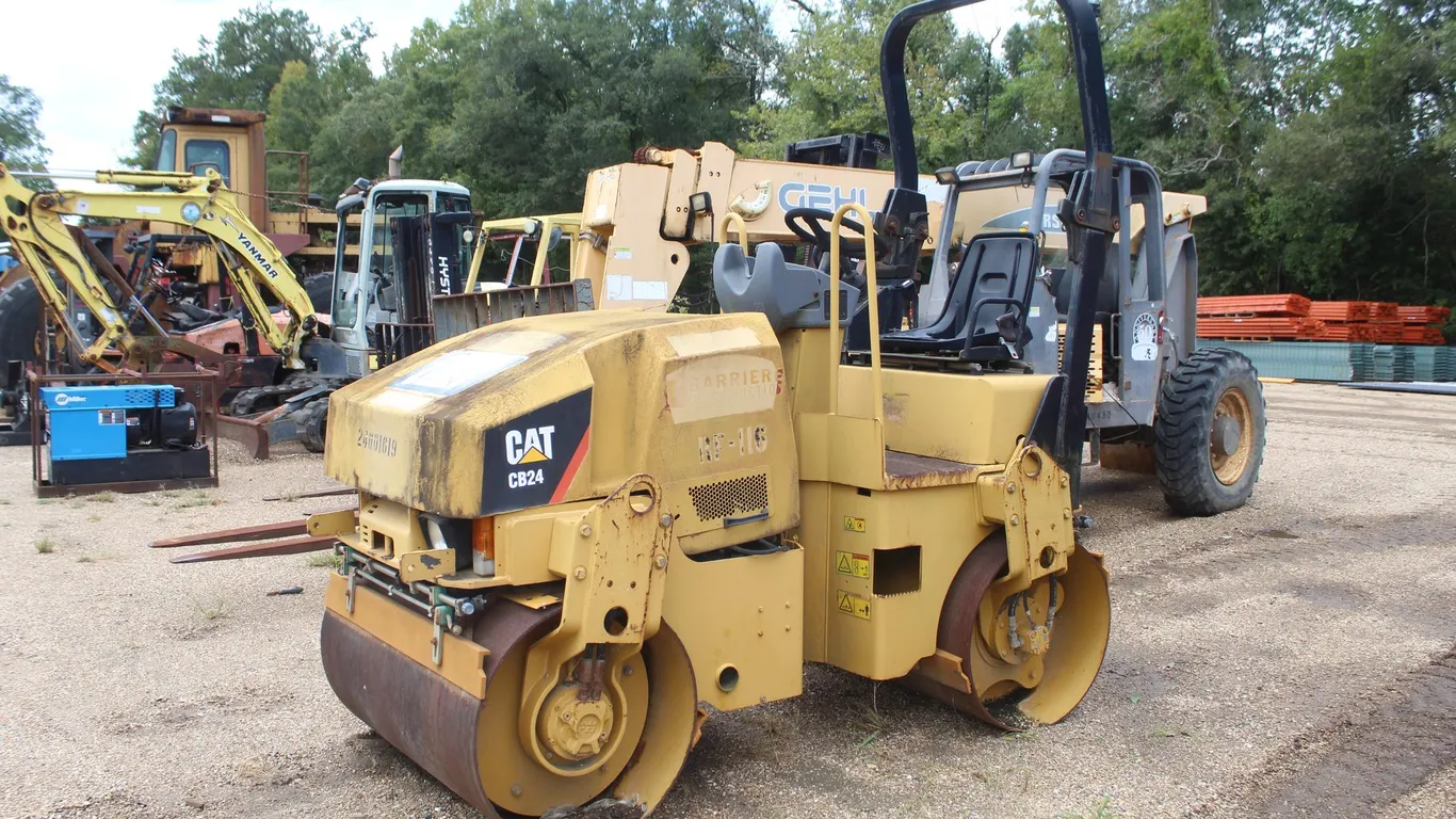 CATERPILLAR CB24 ROLLER | FOR PARTS/REPAIRS