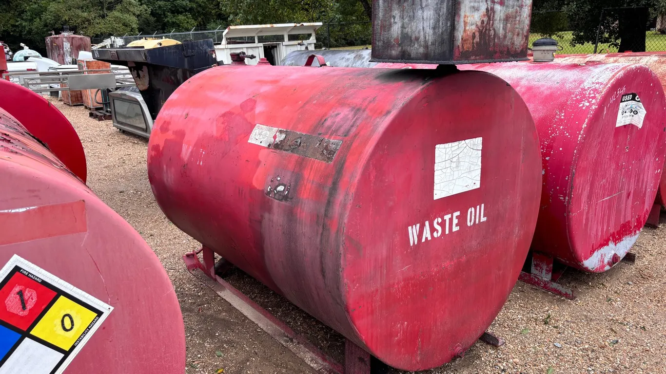 550 GALLON FUEL TANK