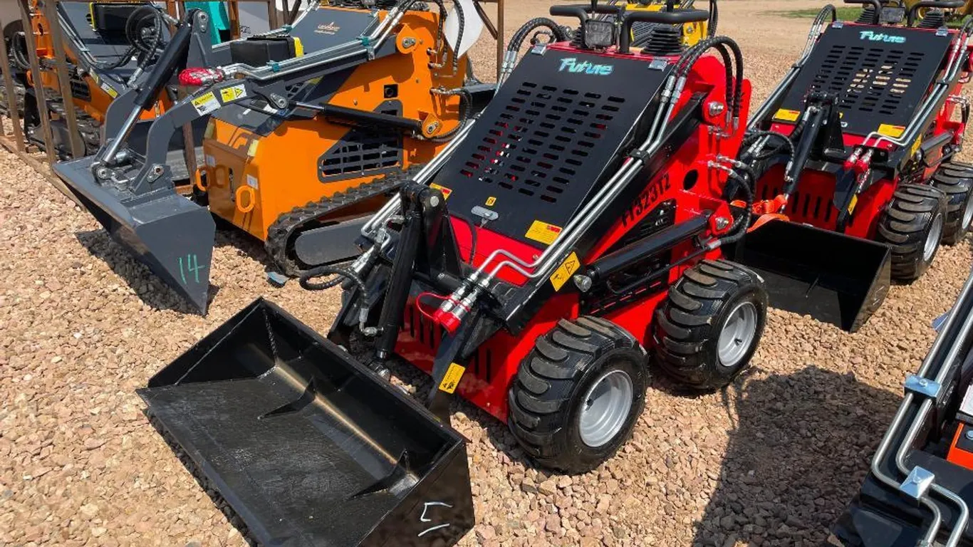 Skidsteer 323TZ Loader - Red