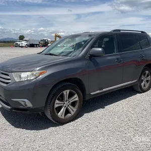 2013 Toyota Highlander Sport Camioneta / SUV