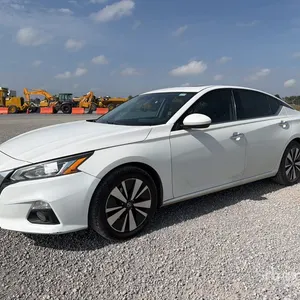 2019 Nissan Altima Automovil / Automobile