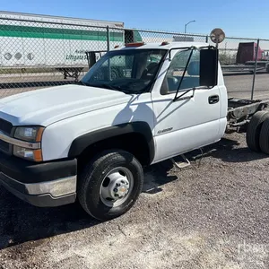 2004 Chevrolet Silverado 3500 4x2 Cab and Chassis