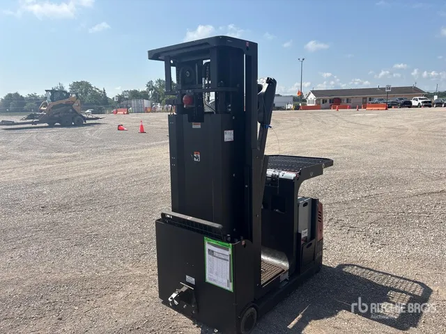 Big Joe J1-192 600 lb Order Picker