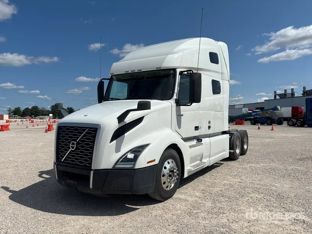 2019 Volvo VNL760 6x4 T/A Sleeper Truck Tractor