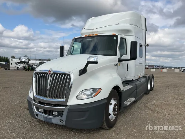 2018 International LT625 6x4 T/A Sleeper Truck Tractor