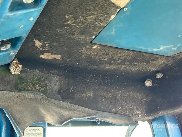 Ford 7600 2WD Tractor (Inoperable)