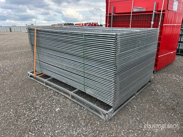 Quantity of (80) 9 ft 5 in x 6 ft Fencing