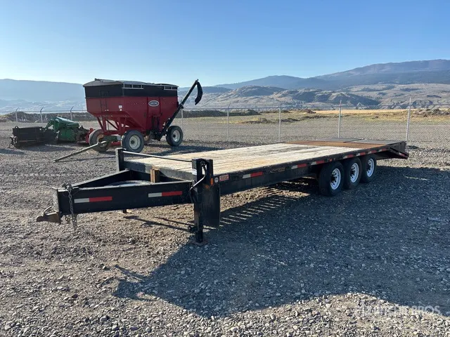 2019 Rainbow 24 ft Tri/A Equipment Trailer
