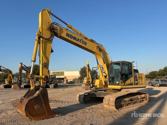 2017 Komatsu PC240-LC-11 Tracked Excavator